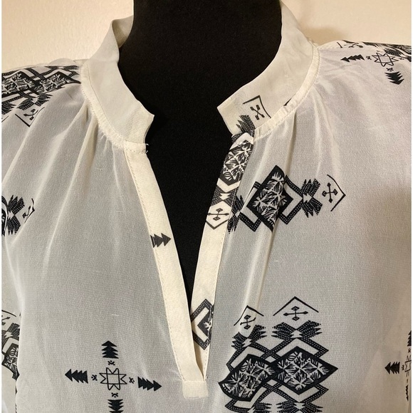 Umgee Womens sheer short sleeve blouse, V-neck tribal geometric print size small - Picture 4 of 11